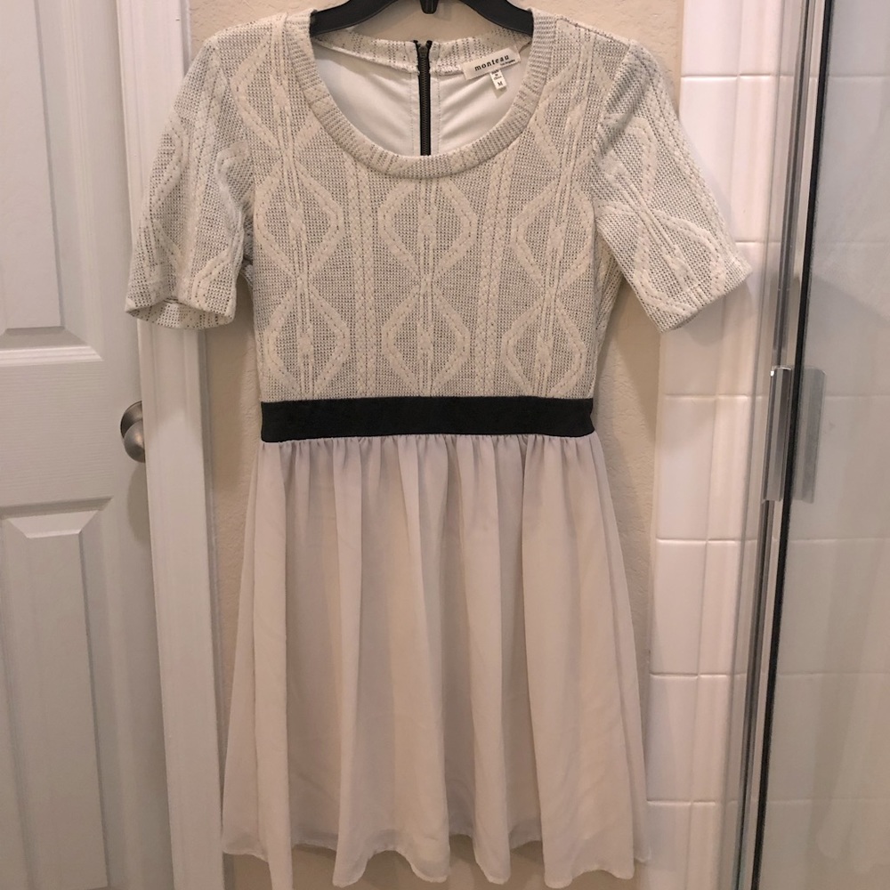 Monteau zipper detailed back dress size M